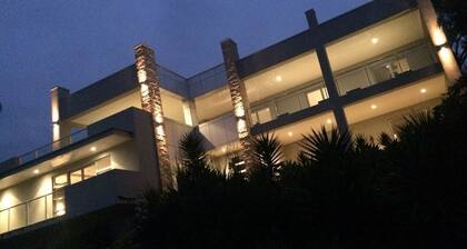 Hollywood Tree House