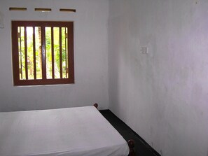 Economy Double Room, 1 Queen Bed, Garden View