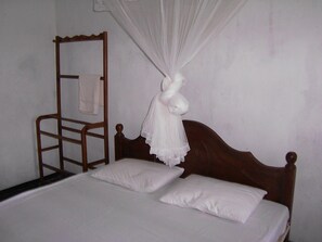 Chambre Double Économique, 1 grand lit, vue jardin