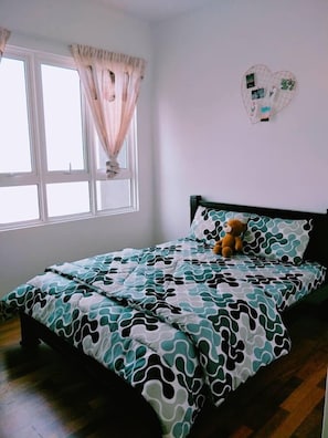 Apartamento, 2 quartos (Yoyo) | 2 quartos, escrivaninha, cortinas blackout