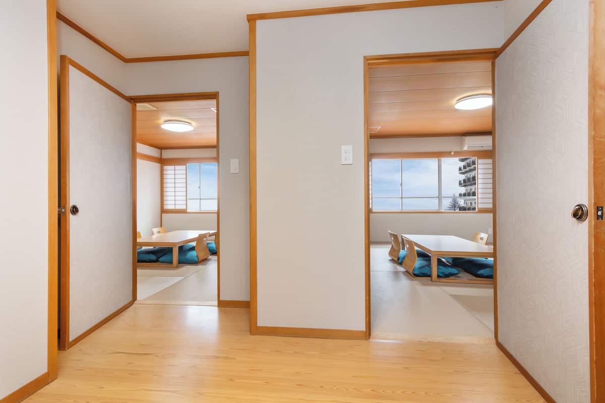 Habitación de estilo japonés, para no fumadores, baño compartido (10+8 Tatami) | Caja de seguridad en la habitación, wifi gratis y ropa de cama