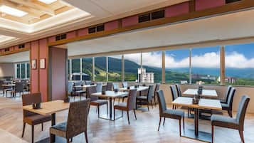 Breakfast and dinner served, local cuisine