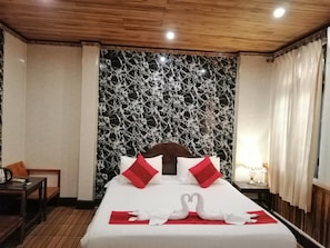 Superior Double Room, 1 King Bed | In-room safe, soundproofing, free WiFi