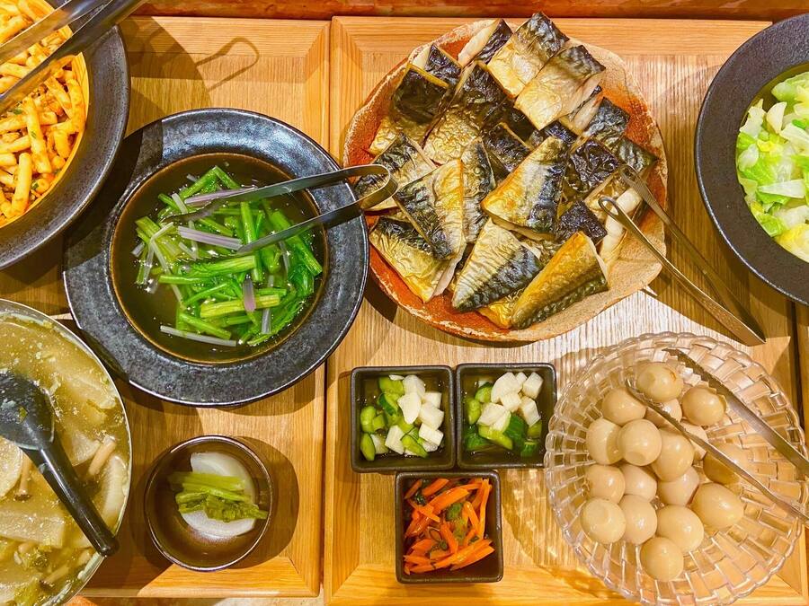 朝食