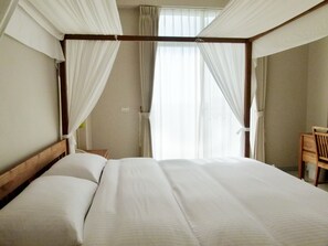 Doppia Romantica, vista oceano (VIP) | Una scrivania, connessione Internet via cavo gratuita