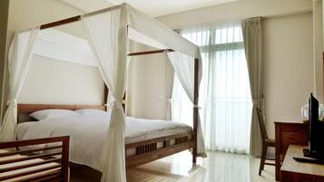 Doppia Romantica, vista oceano (VIP) | Una scrivania, connessione Internet via cavo gratuita