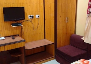 Soundproofing, rollaway beds, free WiFi