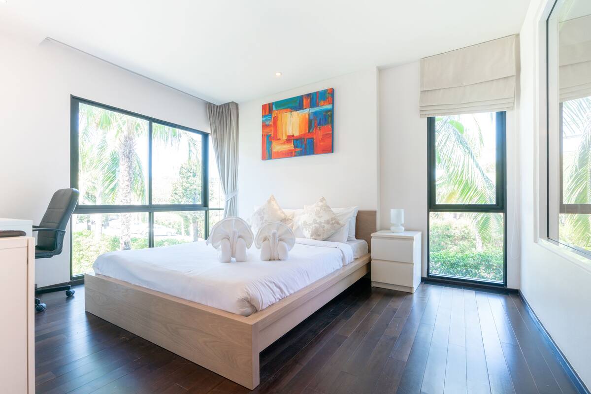 Comfort Apartment, 1 Queen Bed | View from room