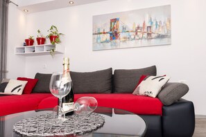 City Apartment, 1 Queen Bed with Sofa bed