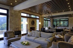 Lobby - Styga Mountain Resort (Aigialeia)