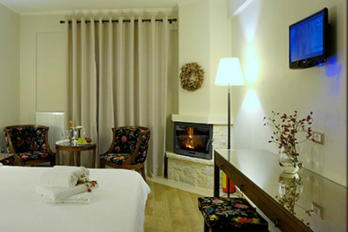 Deluxe Double Room | Minibar, in-room safe, soundproofing, WiFi (free)