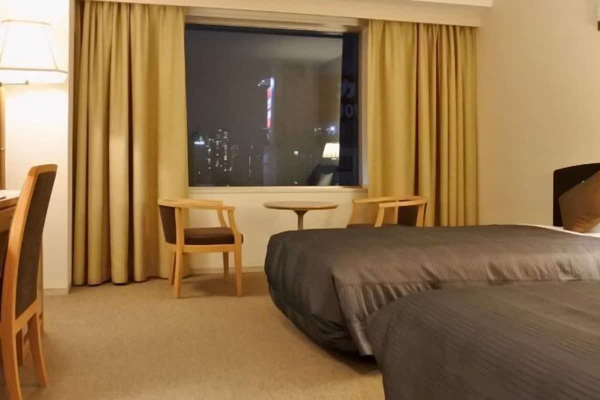 Cubrecamas, wifi gratis y ropa de cama