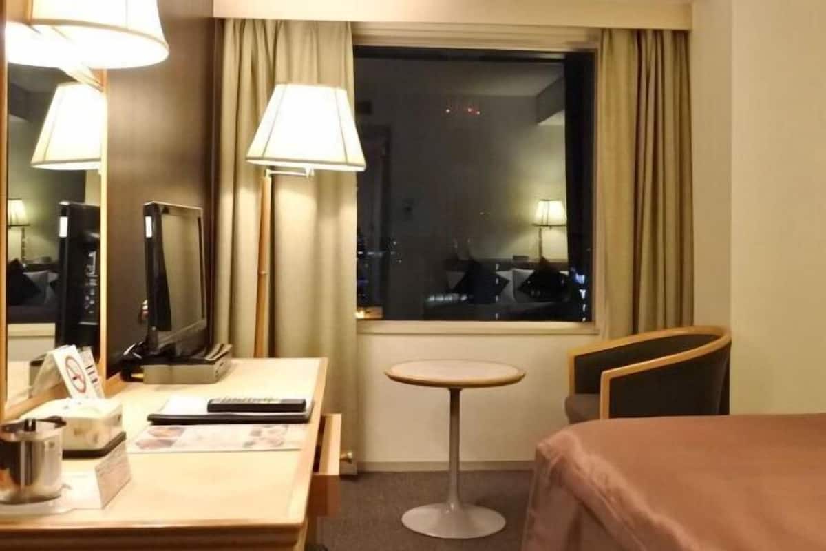 Cubrecamas, wifi gratis y ropa de cama