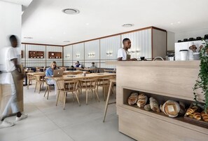 Dining - The Onyx (Cape Town)