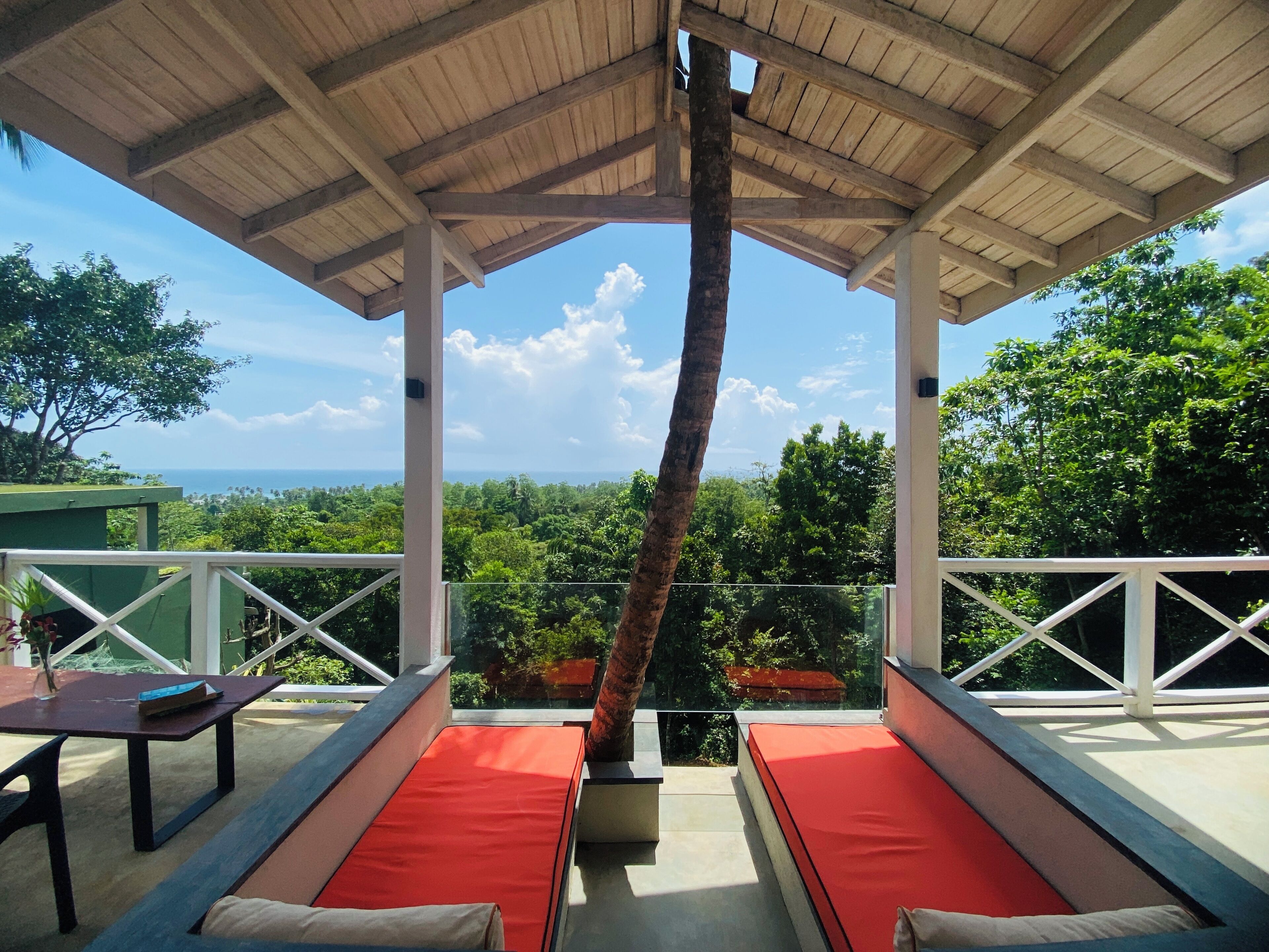 Villa with Jungle and Ocean View | Hiên