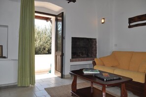 Maisonette, 2 Schlafzimmer | Wohnbereich | LED-Fernseher