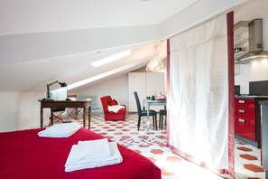 Estúdio, 1 cama Queen e sofá-cama | Wi-Fi de cortesia, roupa de cama