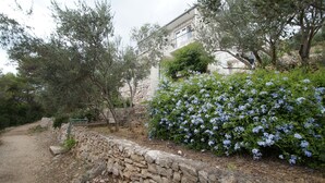 Unclassified image, 4 of 27, button - Apartments with the sea view (Vela Luka)
