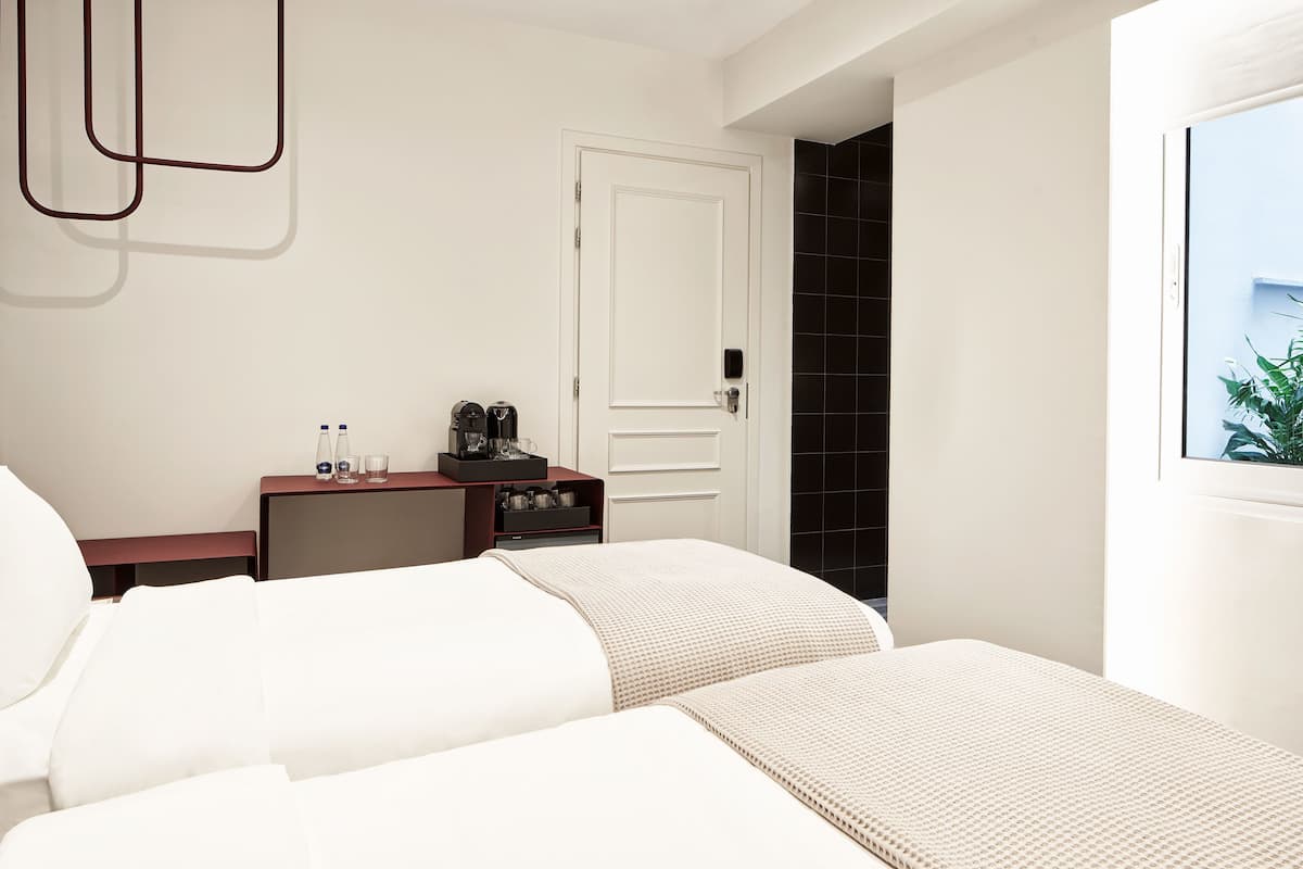 1 habitación, minibar y caja de seguridad en la habitación
