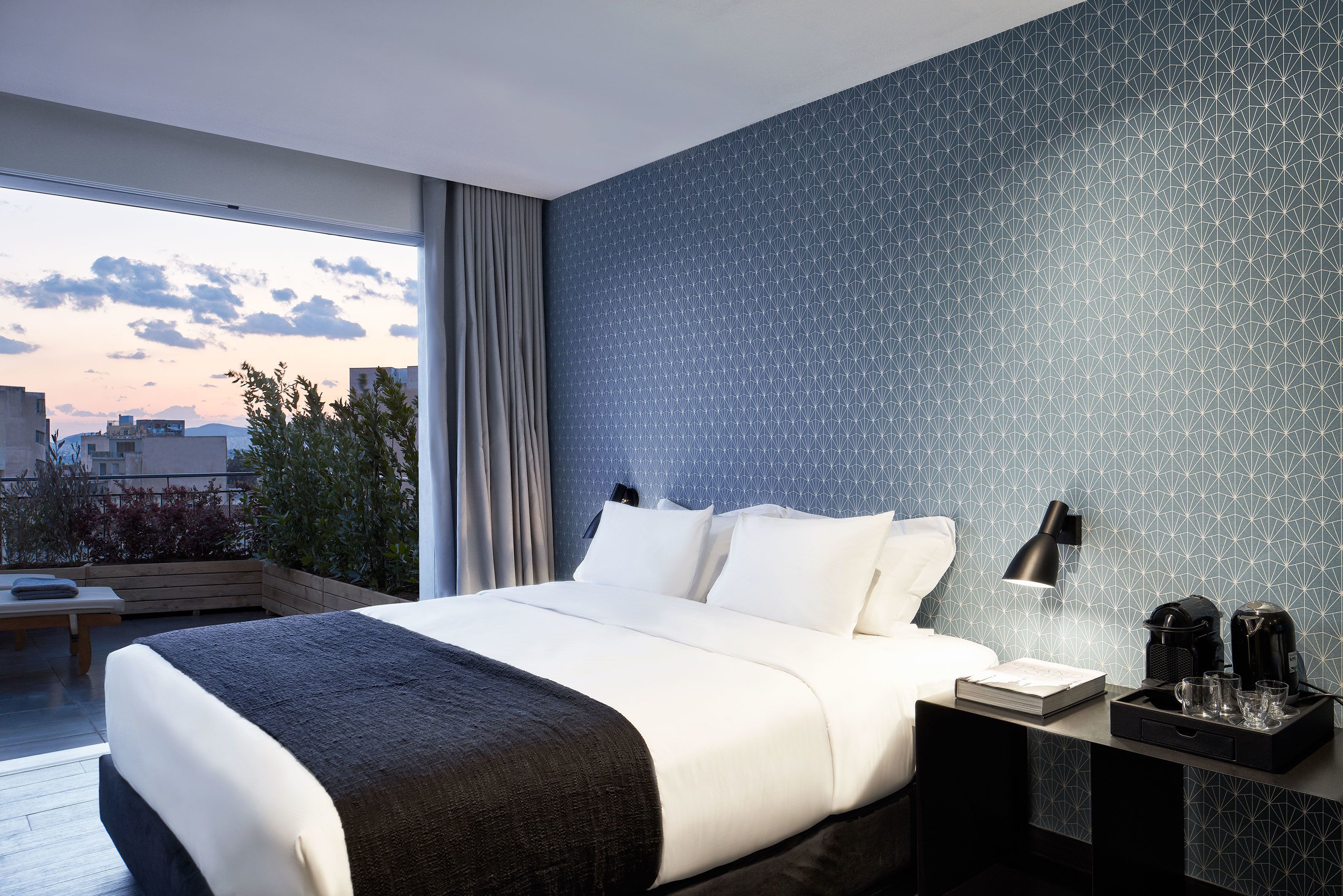 Loft, 1 cama de matrimonio grande, bañera de hidromasaje | Minibar, caja fuerte, sistema de insonorización y cunas gratuitas