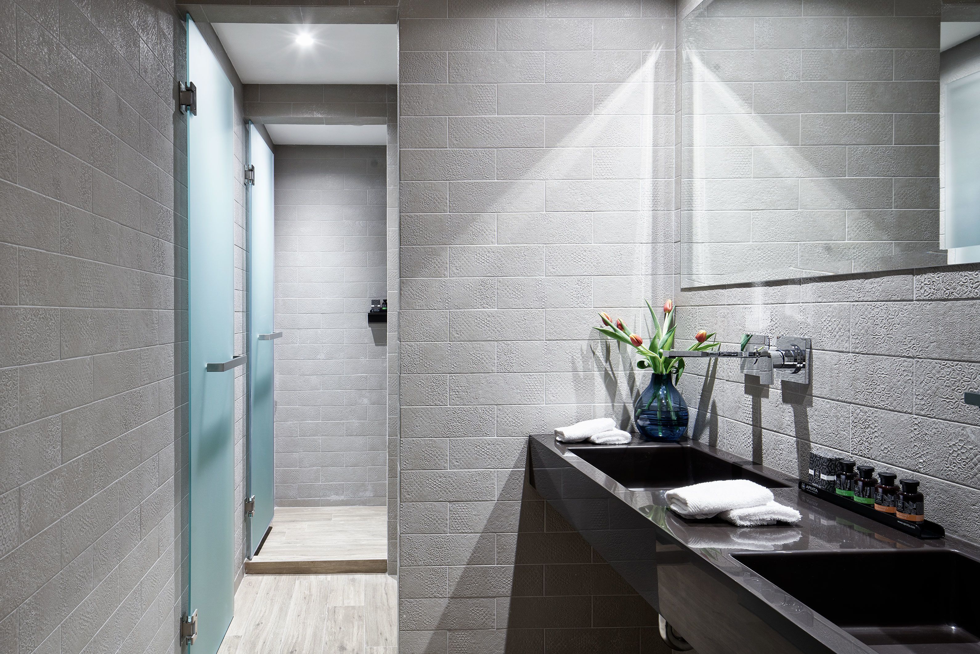 family suite, 2 bedrooms | bathroom | shower, rainfall showerhead, free toiletries, hair dryer