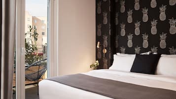 Superior Suite, Balcony | Minibar, in-room safe, soundproofing, free cribs/infant beds