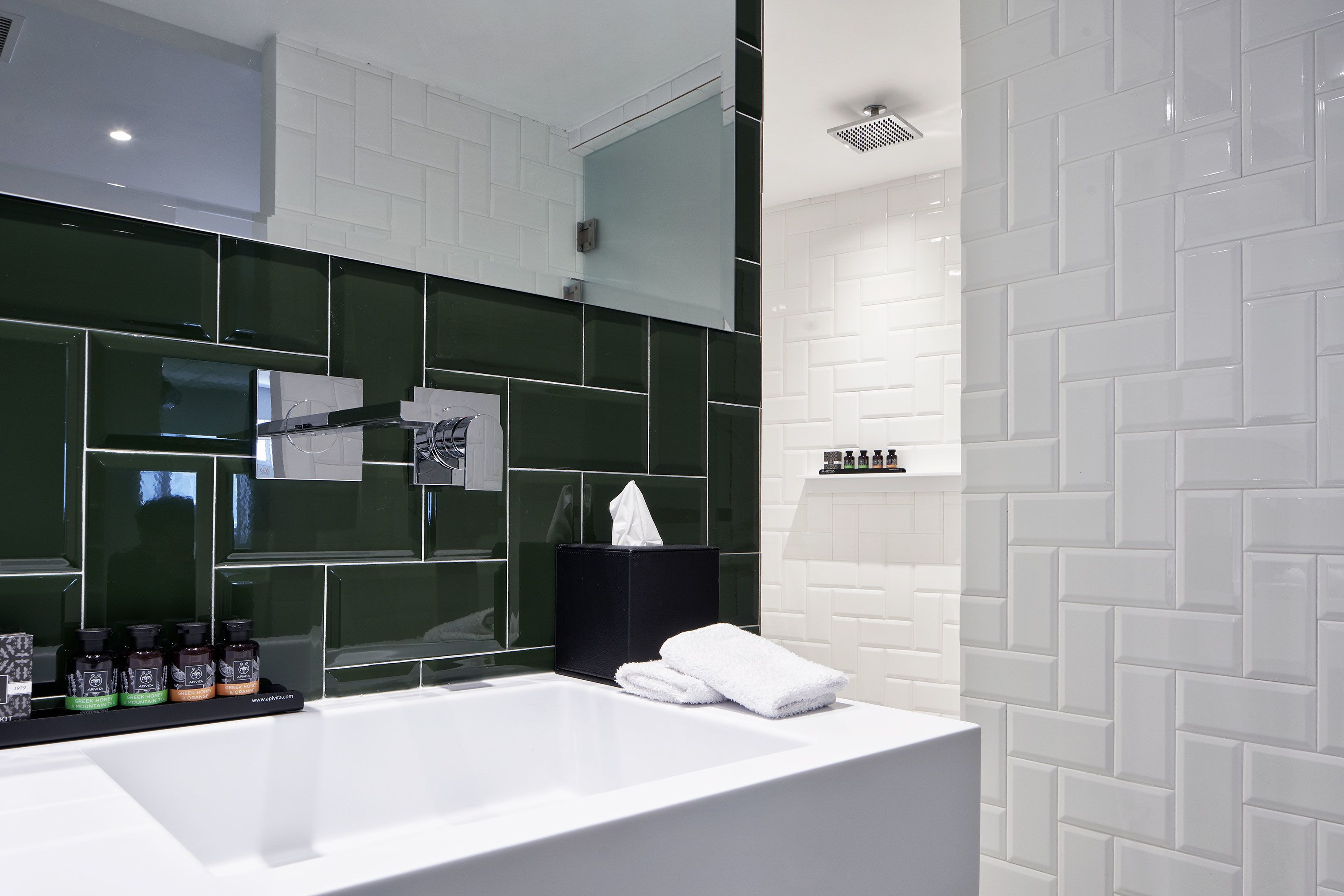 family suite, 2 bedrooms | bathroom | shower, rainfall showerhead, free toiletries, hair dryer