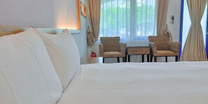Economy Double Room, 1 King Bed, Non Smoking, Bathtub | Blackout curtains, free WiFi, bed sheets - Ding Jia Garden Resort (Hengchun)