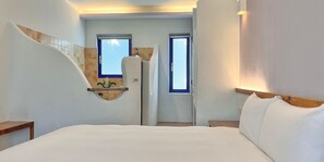 Economy Double Room, 1 King Bed, Non Smoking, Bathtub | Blackout curtains, free WiFi, bed sheets - Ding Jia Garden Resort (Hengchun)