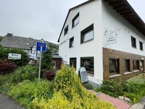 Garden - Hotel Haus Erlen (Olsberg)