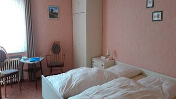Basic Double or Twin Room, Private Bathroom | 1 bedroom, WiFi