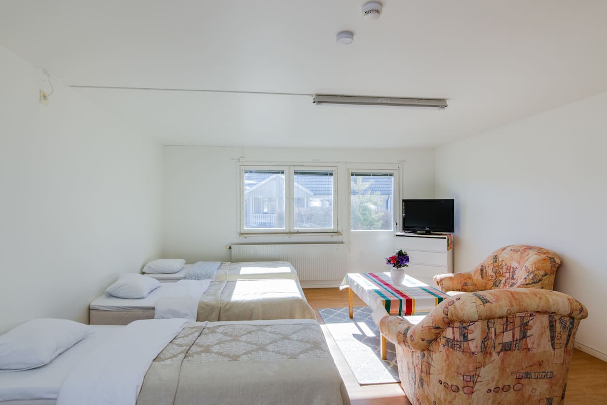 Classic Apartment, 3 Single Beds | Blackout curtains, free WiFi, bed sheets
