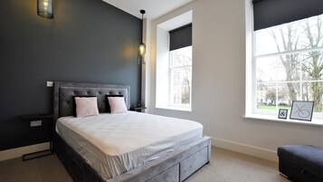 Apartamento, 2 habitaciones | Ropa de cama de alta calidad y decoración individual