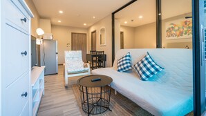 1 Bedroom Apartment (#977 - E604) | Woonruimte
