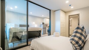 1 Bedroom Apartment (#977 - E604)