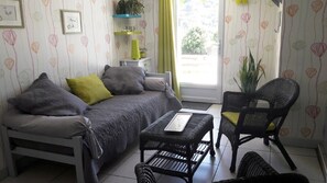 Trang trí khác biệt, trang bị nội thất với thiết kế riêng biệt 