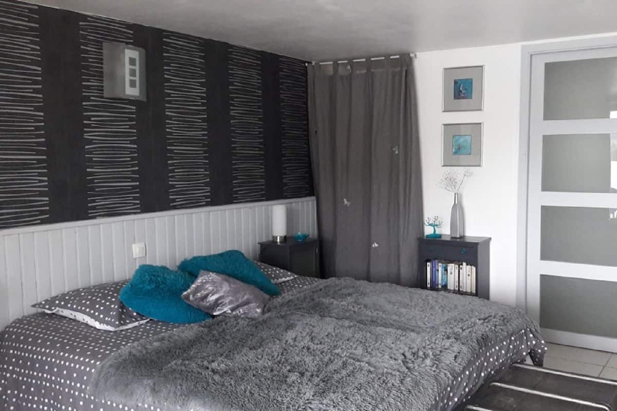 Individually decorated, individually furnished, free WiFi, bed sheets