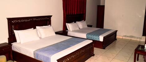 2 bedrooms, iron/ironing board, Internet