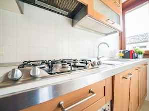Apartment, 2 Bedrooms | Private kitchen | Full-sized fridge, stovetop, cookware/dishes/utensils - Bright Apartments Verona - Valdonega Torricelle View (Verona)