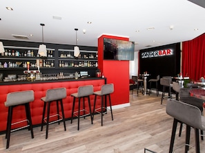 Bar (on property) - DORMERO Hotel Zürich Airport (Opfikon)