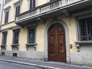 숙박 시설 입구