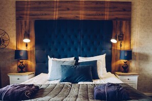 1 bedroom, premium bedding, minibar, blackout curtains