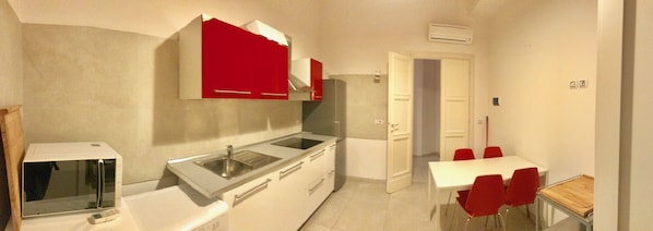 Apartment, 3 Bedrooms | Private kitchen