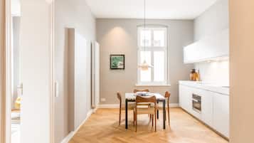 Apartment, 1 Schlafzimmer | Eigene Küche | Kühlschrank, Mikrowelle, Ofen, Herdplatte