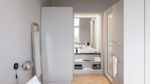 Studio, 1 kingsize-seng, balkong, ved havkanten | Bad