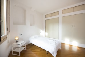 3 habitaciones, decoración personalizada y muebles diferentes 