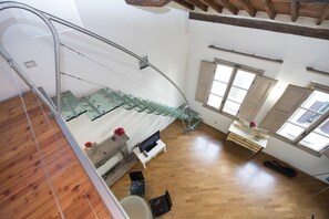 Maisonette, 3 Schlafzimmer, Stadtblick | Wohnbereich