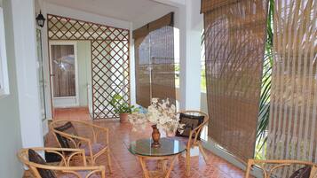 Appartement Standard, plusieurs lits, terrasse | Terrasse/Patio