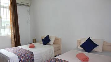 1 bedroom, in-room safe, desk, laptop workspace