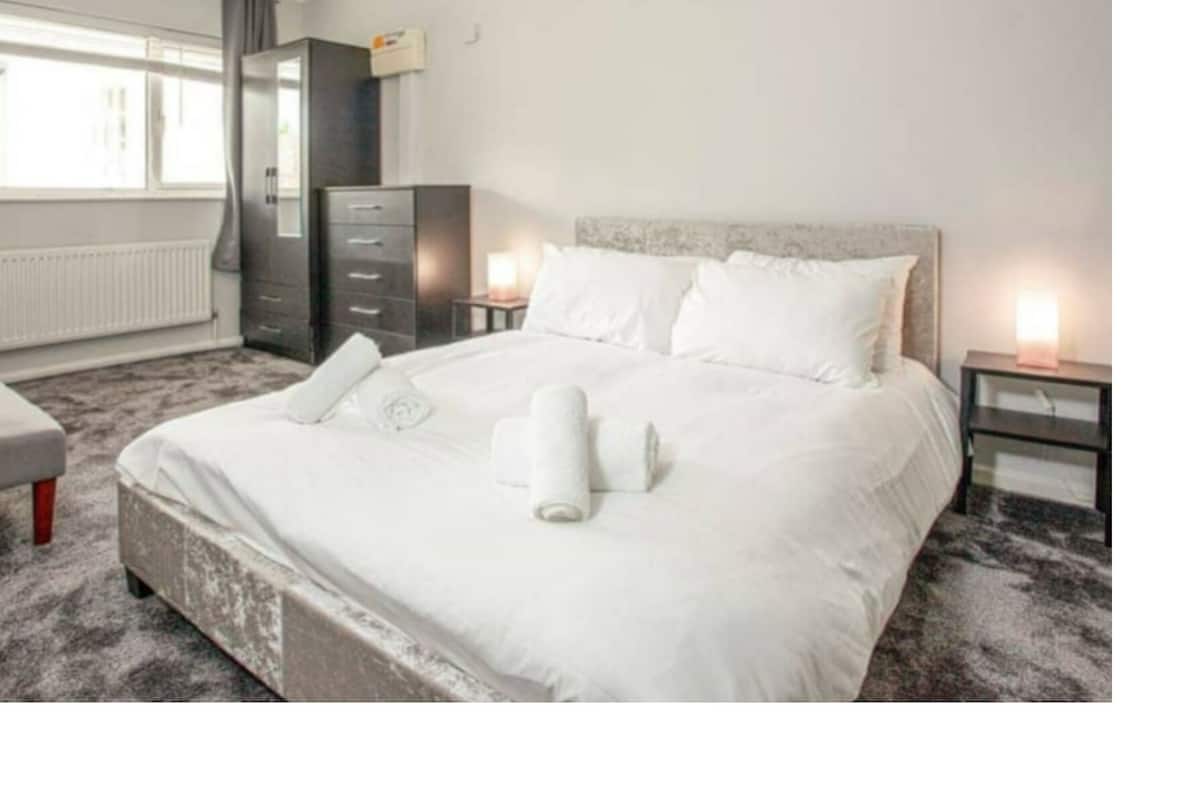 Family House, Ensuite (8 Minutes to seafront) | 1 bedroom